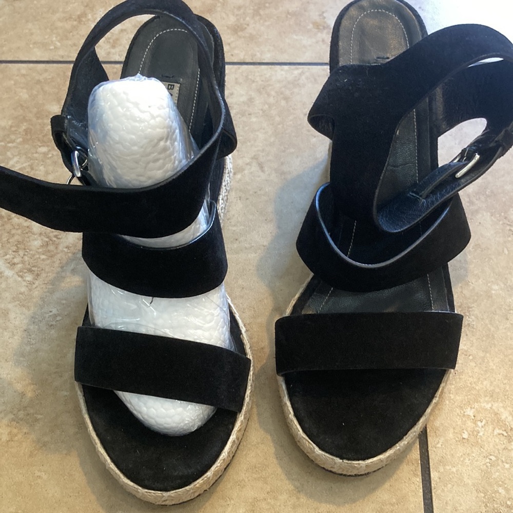 BALENCIAGA WOMEN'S WEDGE PLATFORM BLACK SUEDE SANDALS sz 40 - Picture 2 of 9